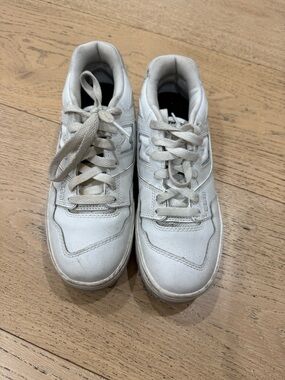 White Athletic Sneakers - Classic Lace-Up Pair